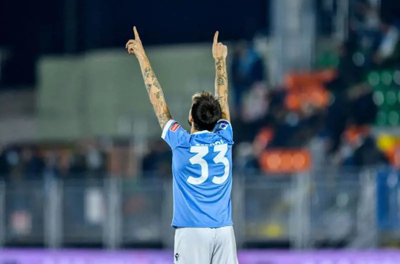 Gli ultras della Lazio rompono con Acerbi: "Uomo senza onore, vattene da Roma"