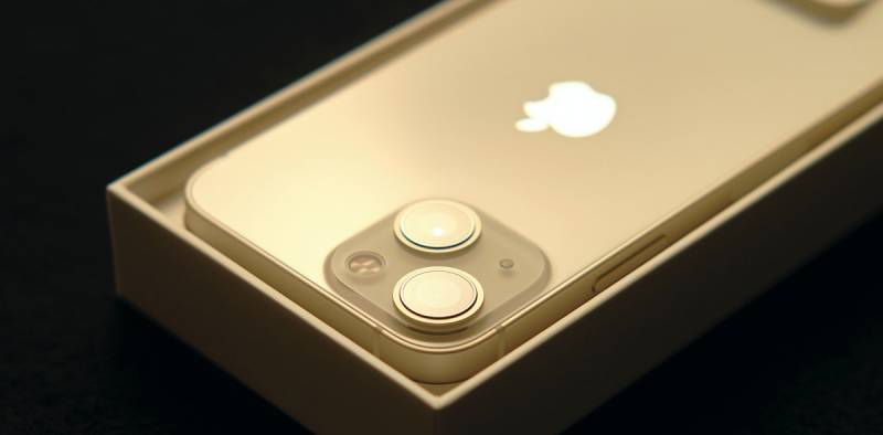 iPhone 13 Oro