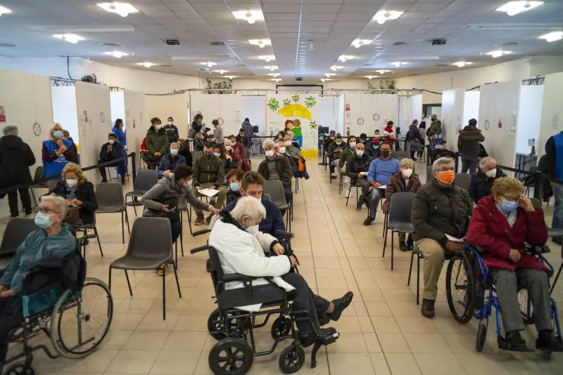Gli italiani sono degli analfabeti sanitari: uno su tre non capisce le notizie dei media