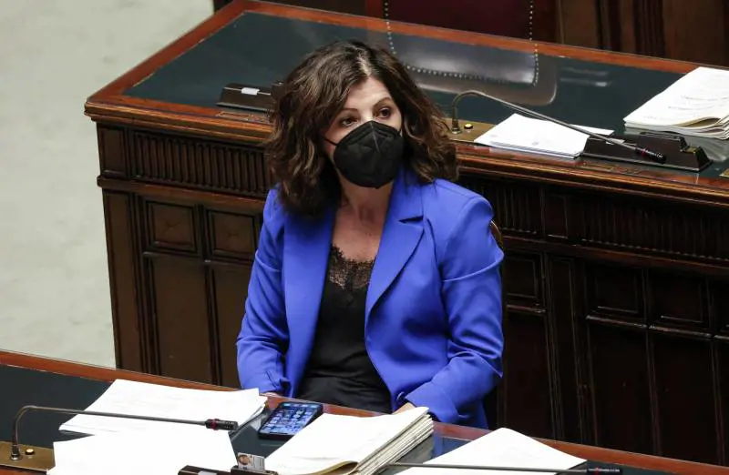 L'assalto della Lega al reddito grillino. "Decisioni ai Comuni"