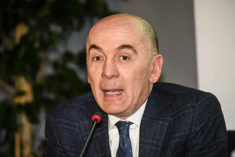 Energia, la versione dell'Enel: "Non ci sono extraprofitti"