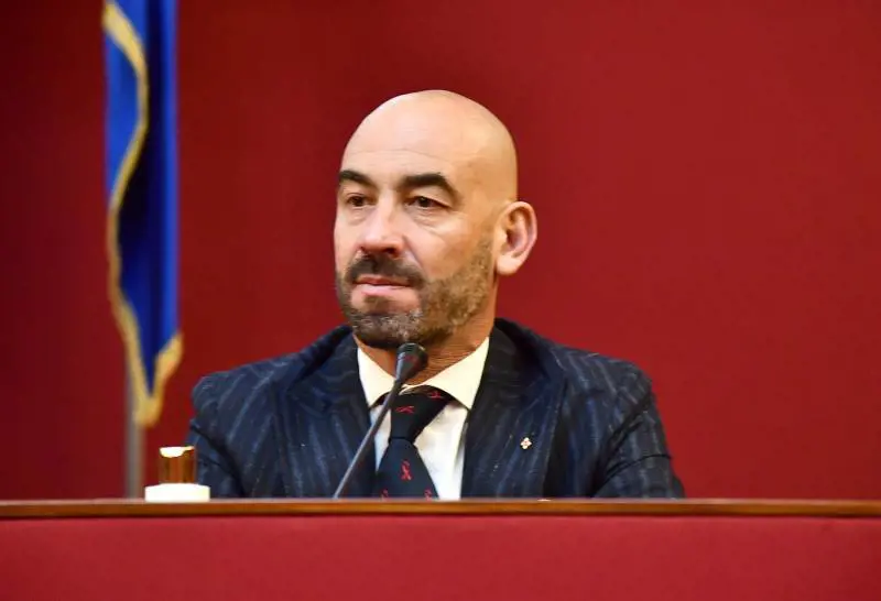 "Ci si riempie la bocca, poi...". Bassetti contro lo stato di emergenza