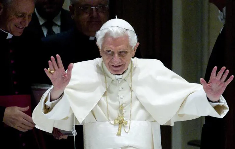 Abusi sessuali in Germania, un rapporto tira in ballo Ratzinger
