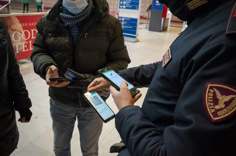 Con il Super green pass disagi per i trasporti, ma pochi i passeggeri