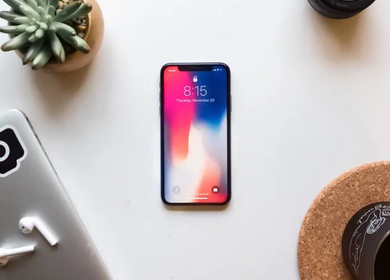 iPhone 14, addio all'ingombrante notch