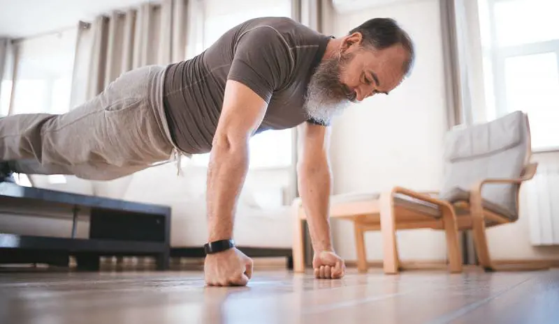 Perdere peso dopo le feste: l'allenamento per i senior