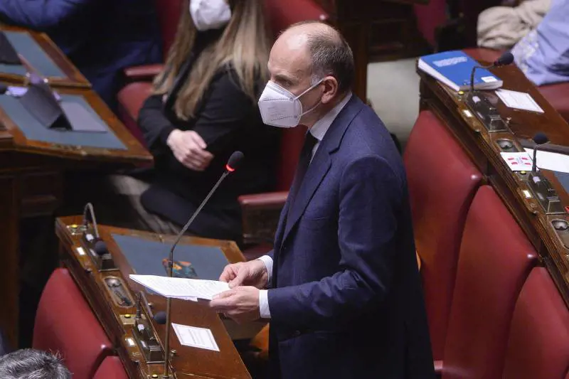Draghi unica opzione di Letta. Ma mezzo partito non lo vuole