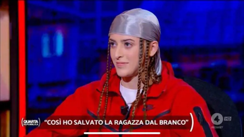 "Era nuda, la strattonavano. Così l'ho salvata dal branco a Capodanno"