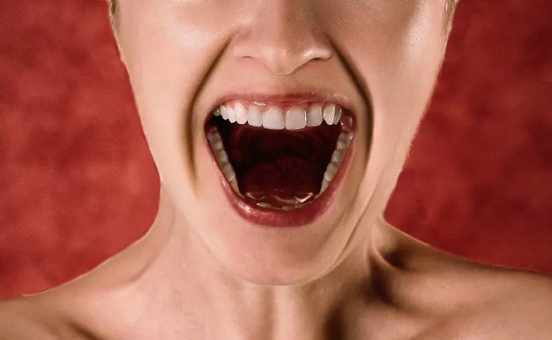 Afte, cosa sono e come curarle con i rimedi naturali