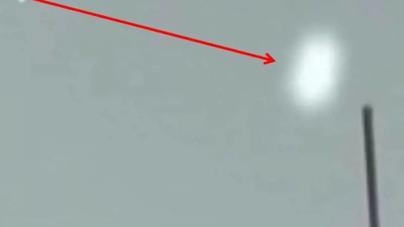 "Una strana luce". Spunta un "ufo" sui cieli di Palermo?
