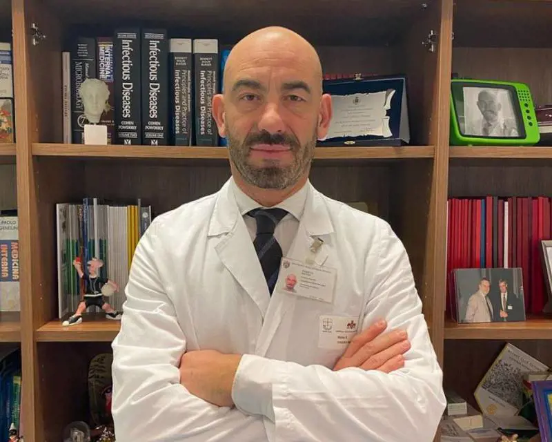 "Un segno inequivocabile". Bassetti svela la nuova fase del virus