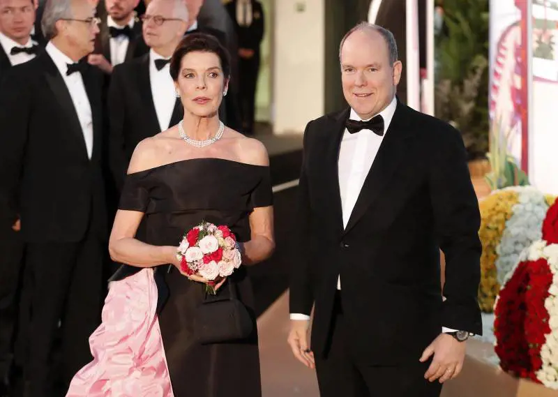 Dal flirt con Carlo agli scandali: i 65 anni di Caroline di Monaco