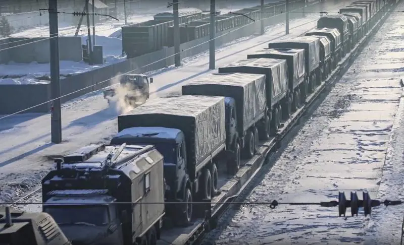 Ucraina verso il baratro: soldati Nato e Usa a Est, truppe di Kiev ai confini. Biden chiama gli alleati