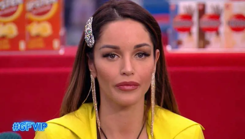Tradimenti e conti svuotati, Delia Duran crolla: "Dal mio ex ho subito di tutto"
