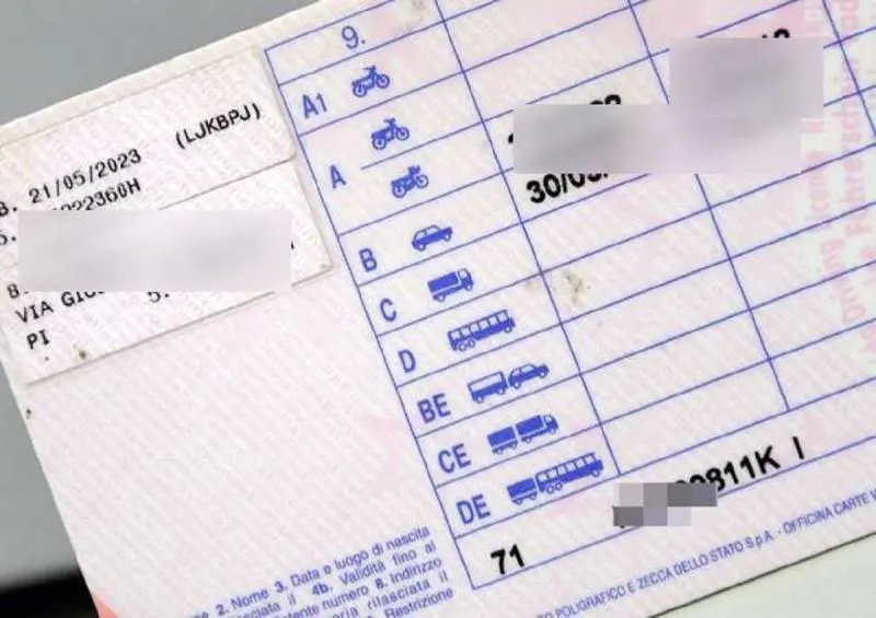 Truffa alla Motorizzazione: 20 funzionari indagati perché insabbiavano i verbali di revoca delle patenti