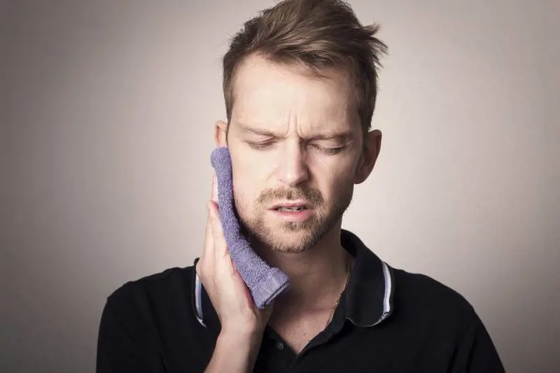 Dente del giudizio, che cos’è e perché provoca problemi