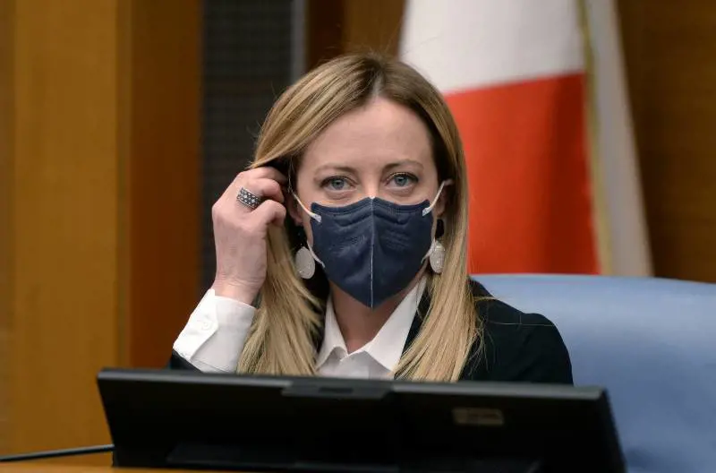 Giorgia Meloni: "Non vaccino mia figlia, non è una religione"