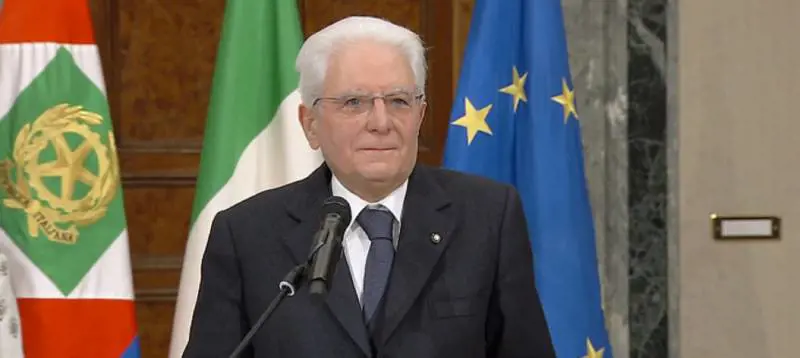 Mattarella accetta il bis: "Non mi sottraggo ai doveri"