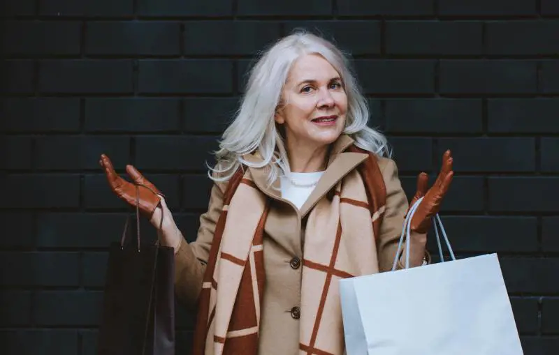 Moda: 10 capi must-have per le donne over 60