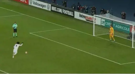 Donnarumma sbeffeggiato. Ed è bufera al Psg