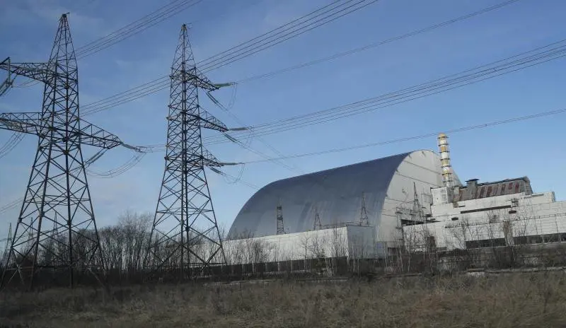 Allarme a Chernobyl dopo l'attacco di un drone: "Lo scudo non blocca più le radiazioni"