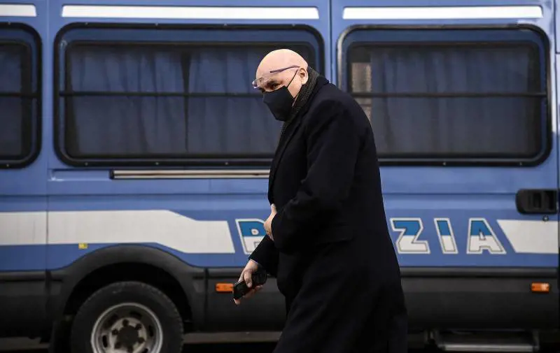 "Pago e mi date i nomi...". Adesso esplode l'ira di Crosetto