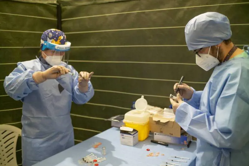 Arrivano i "vaccini aggiornati". Ecco chi dovrà farli
