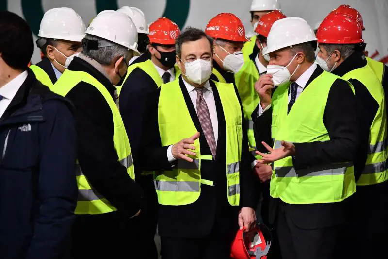 Arrivano i soldi per contrastare il caro bollette. "Il governo stanzia 5-7 miliardi"