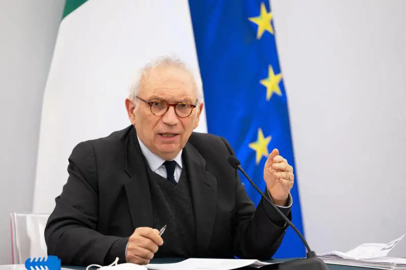 Bianchi va all'ospedale (pediatrico) per fare le analisi