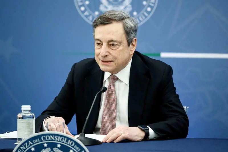 Draghi evita l'affondo "Incontrerò i leader"