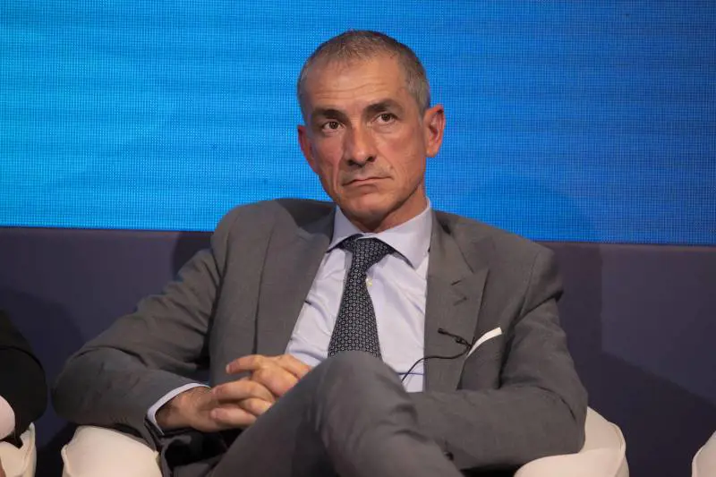 "Stop alle protezioni dal 15 giugno". Ma nel governo scoppia la nuova lite