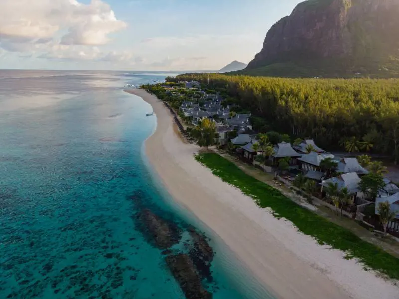 Mauritius sfida Londra: "invade" le isole contese di Chagos