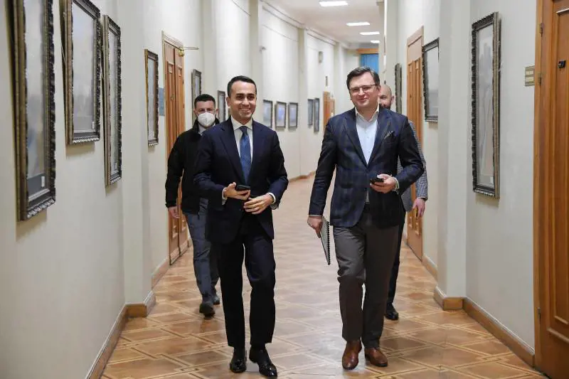 Telefonata Draghi-Zelensky: "Vicini a Kiev, dialogo con Putin"