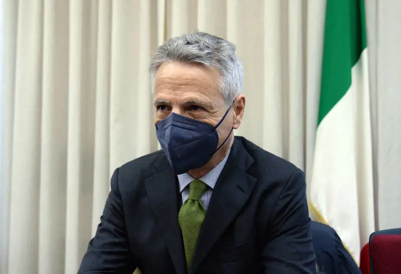 "Rossi non si è ucciso, quelle lettere non sue". Il teorema Mussari sulla morte del manager