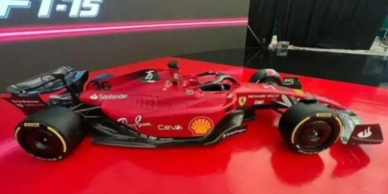 Fuga di foto... Ecco la nuova Ferrari