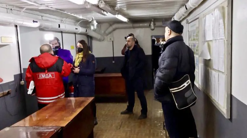  Il bunker sotto la stazione dei treni a Kiev