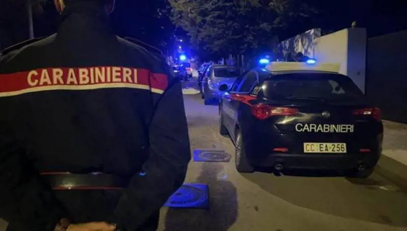 Raid contro l'ostello dei migranti: "Ci derubano, siamo esasperati"