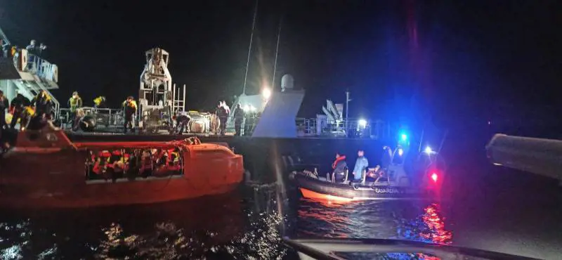 Corfù: traghetto in fiamme 11 dispersi, italiani salvi