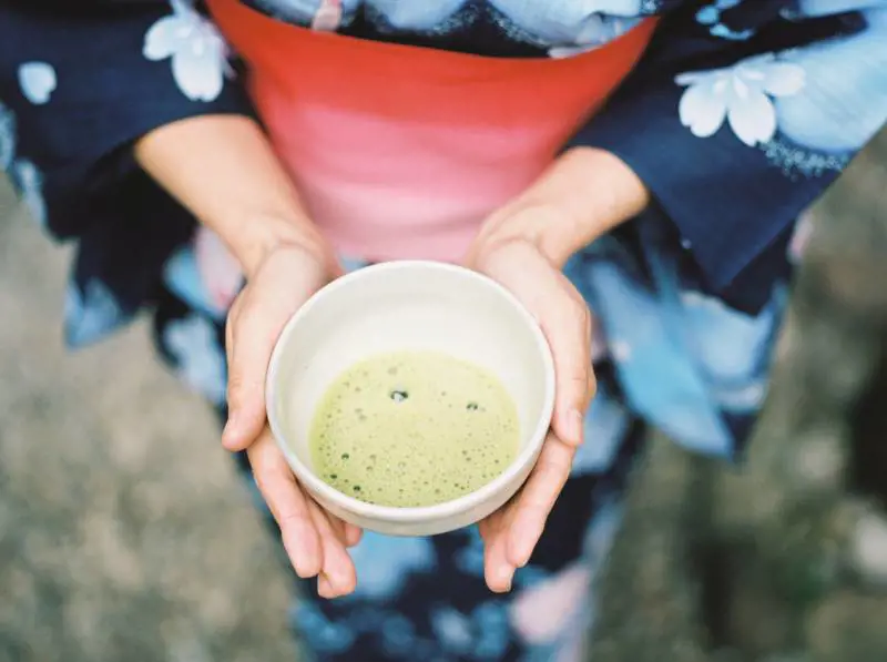 Tè matcha: cosa è, perché fa bene a 60 anni