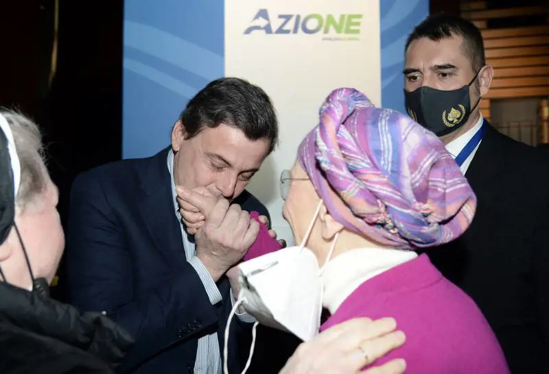 Un tempo alleati, ora passano agli insulti: è rissa Calenda-Bonino
