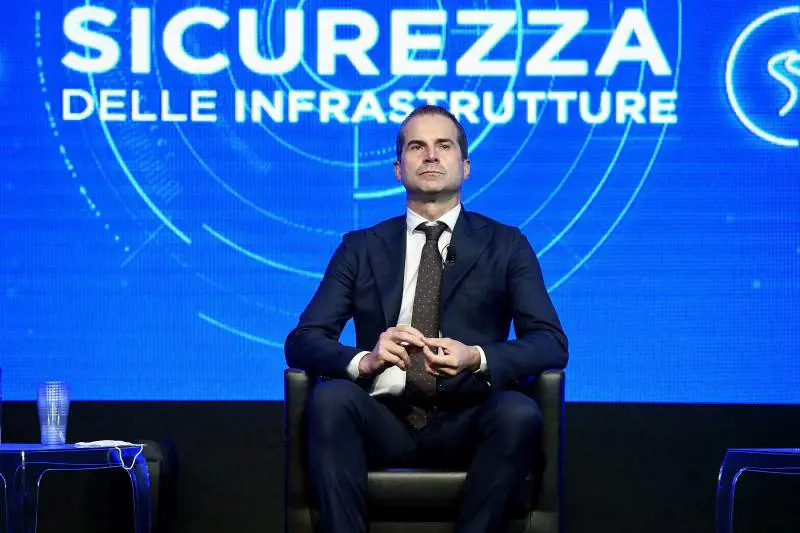 Autostrade investe 200 milioni e apre la quinta corsia sulla Milano-Laghi