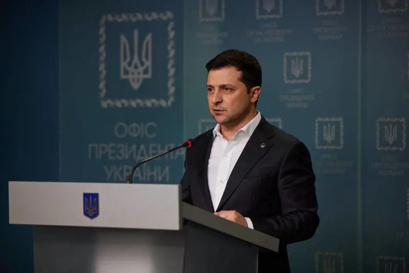 La sfida di Zelensky alla prova più dura. Così l'ex comico è diventato leader