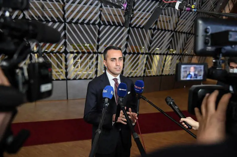 Andrey Kostin, il banchiere russo sanzionato dall'Ue ma nominato Commendatore da Di Maio