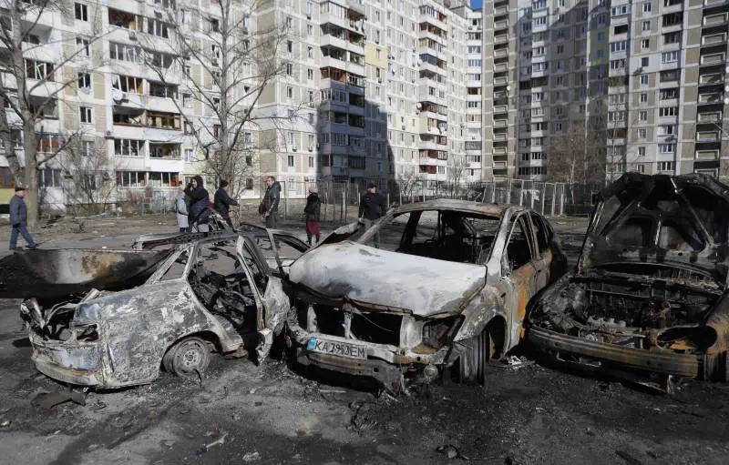 Primo round di colloqui ma la guerra continua. Mosca chiede la Crimea e un'Ucraina neutrale