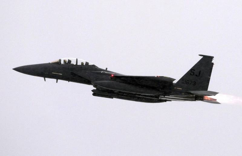 Schierati gli F-15: perché gli Usa creano lo scudo coi caccia