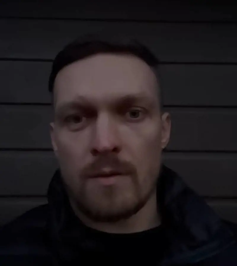 "La mia carriera viene dopo....". Anche il campione dei pesi massimi Usyk si arruola