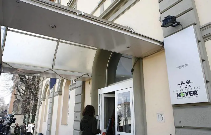 Cade e si taglia con un vetro: morto dissanguato a 4 anni