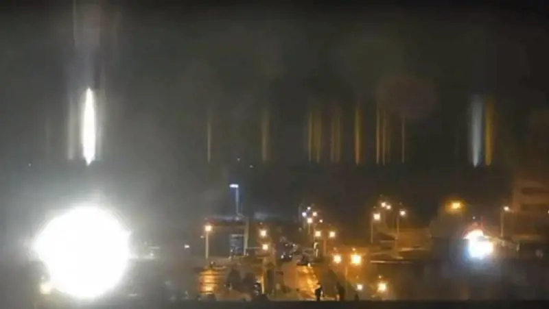 "I russi hanno preso la centrale". Ora c'è la minaccia nucleare