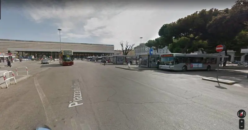 Inseguimento da film in pieno centro: 20enne senza patente in manette