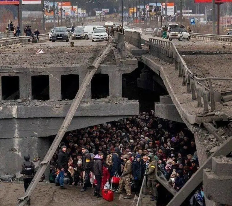 Evacuazione a Mariupol. Ma i russi entrano in città